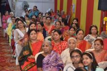 स्वामीनामी भाव जडला | संसाराचा विसरची पडला | - भजन नृत्य आणि पुरस्कार सोहळ्यातील भाविकजन